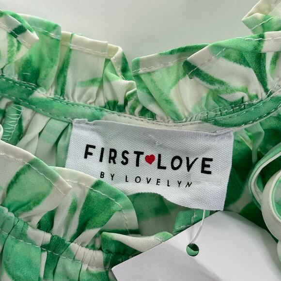 NWT First Love Green Tropical Leaf Print Flutter Sleeve Blouse Womens Size Small - Picture 7 of 9